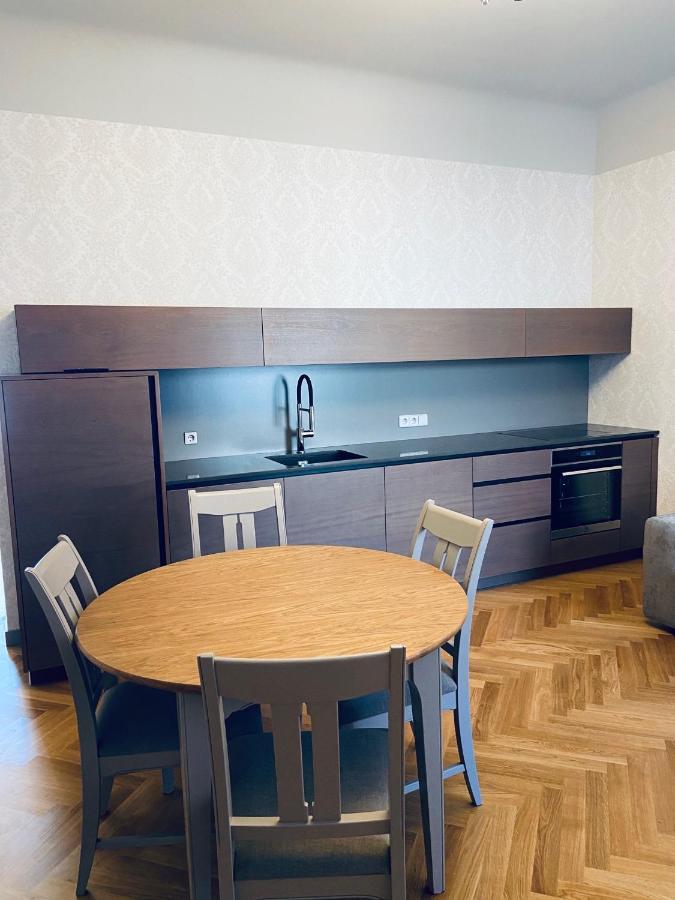 Roze Republikas Apartments Liepaja Luaran gambar